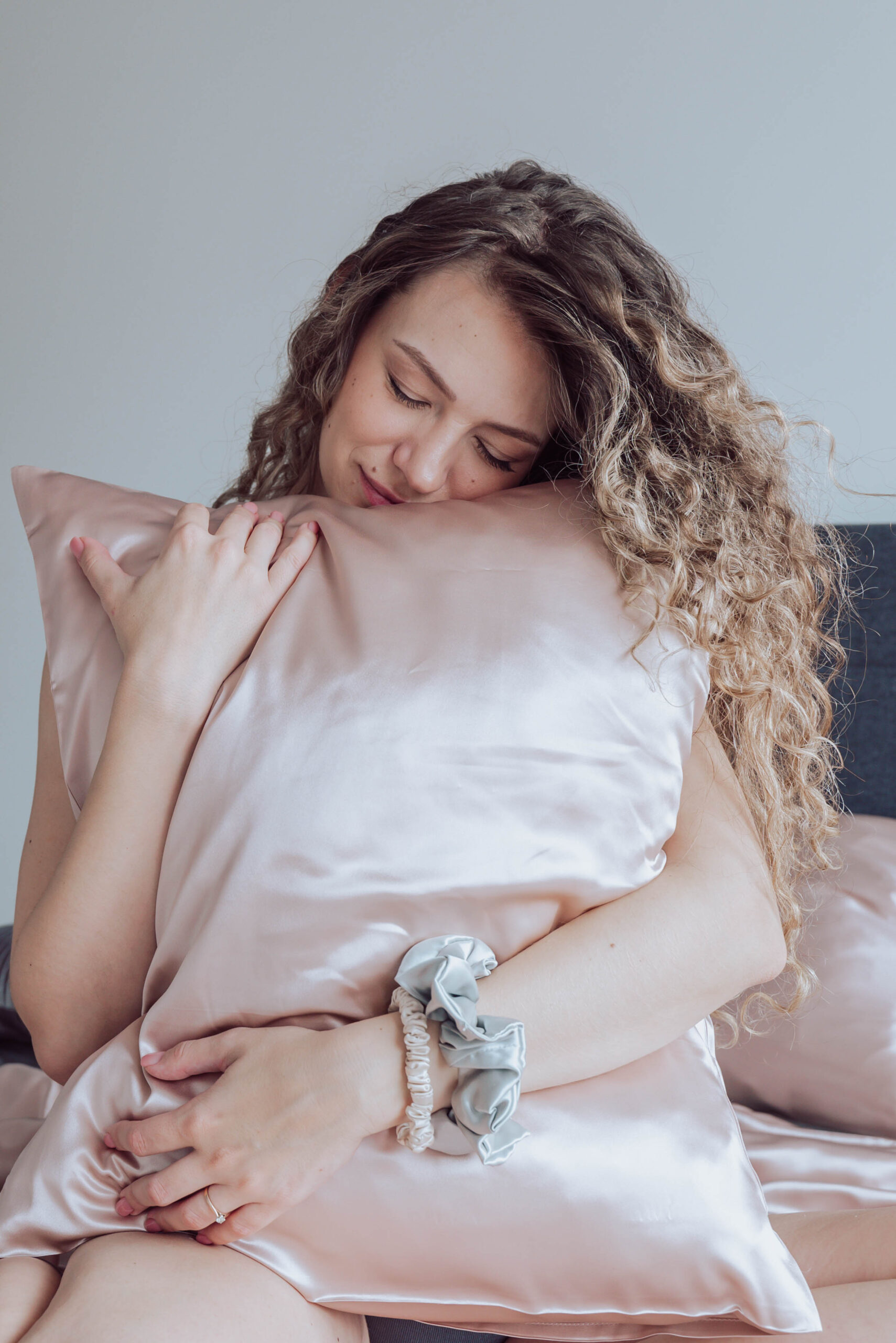 Lokitar Siidist Padjapüür - Sügav must - Image 3